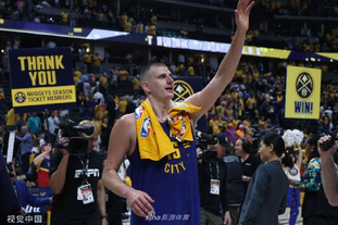 NBA常规赛战报：湖人客场险胜太阳,