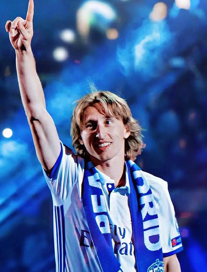 穆里尼奥：比赛中会高度关注格里马尔多；德迪奇已经准备好上场